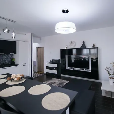 Apartment Apartel Black & White Navodari